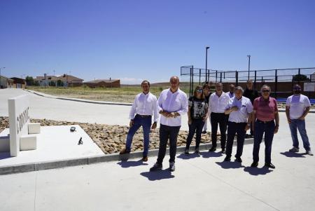Imagen Varios alcaldes de la Campiña muestran a Miguel Ángel de Vicente cómo las infraestructuras urbanas y las garantías de ocio para sus vecinos constituyen las grandes preocupaciones de su gestión